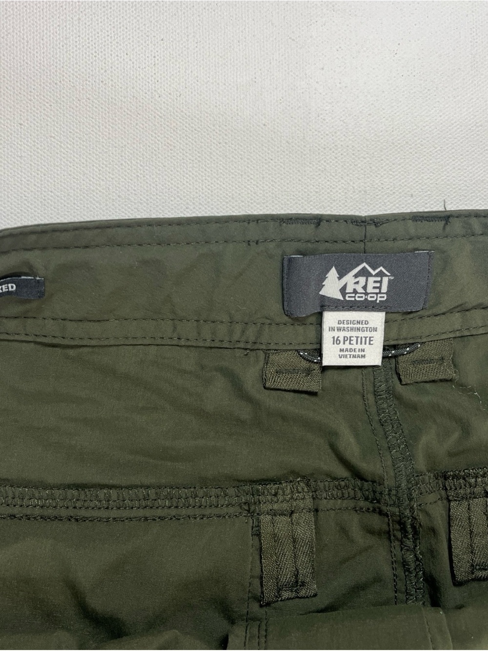 REI Co-op Sahara Convertible Hiking Pants Womens 16 Petite Green Relaxed Zip Off - Picture 7 of 16